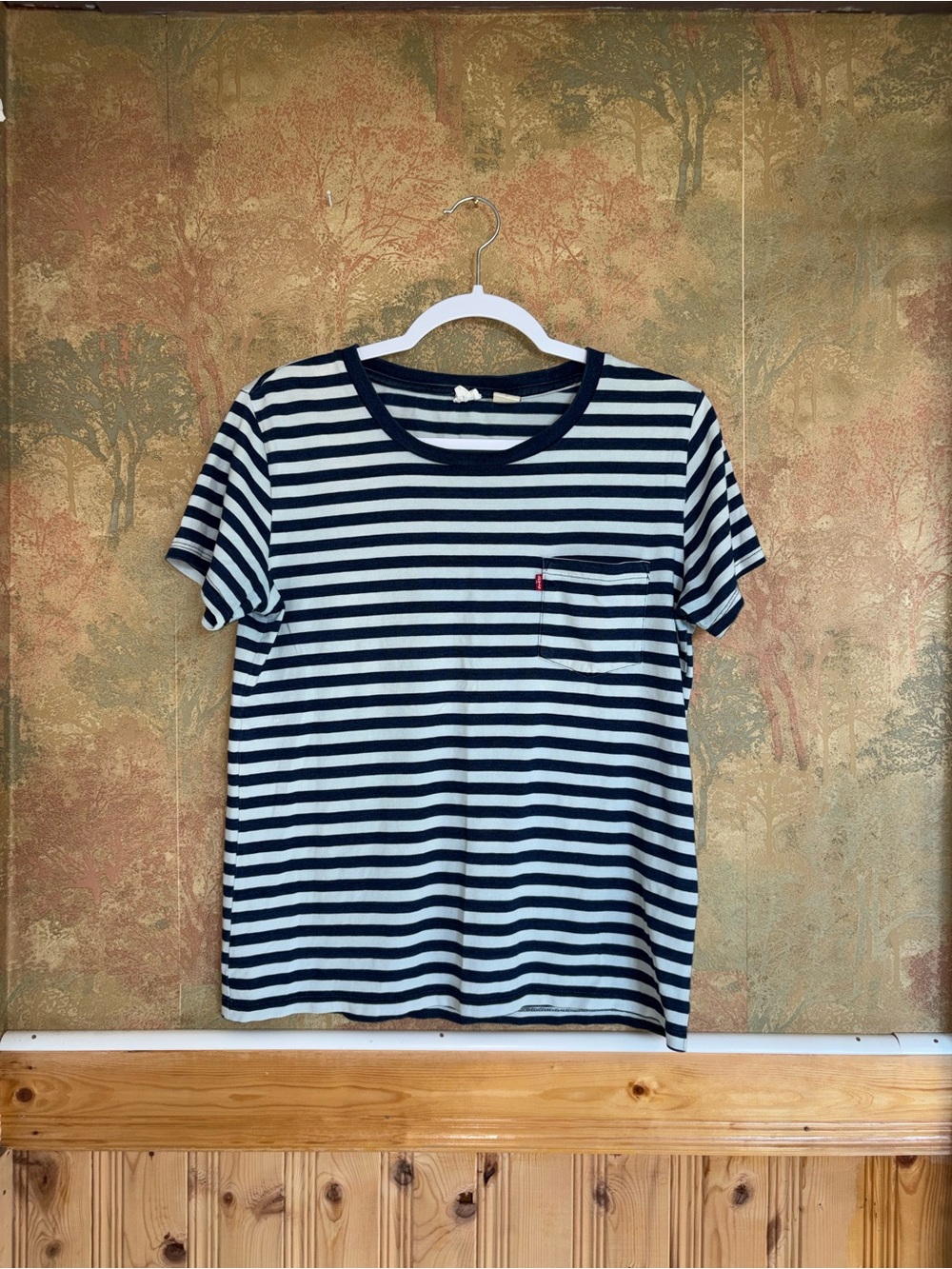Levi’s | Navy Striped Pocket Tee